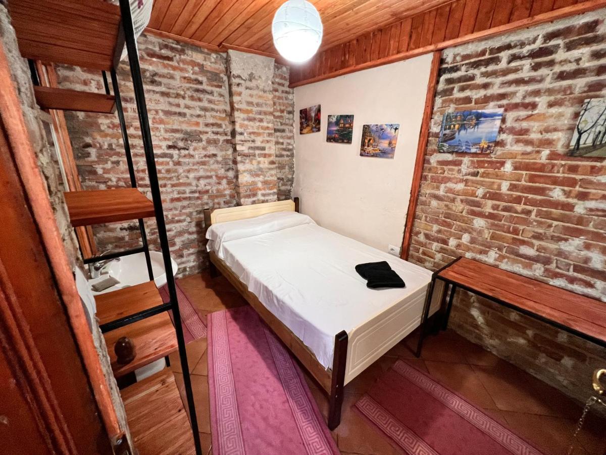 Rooms Nesti Inside Of Castle Kruje Exterior photo
